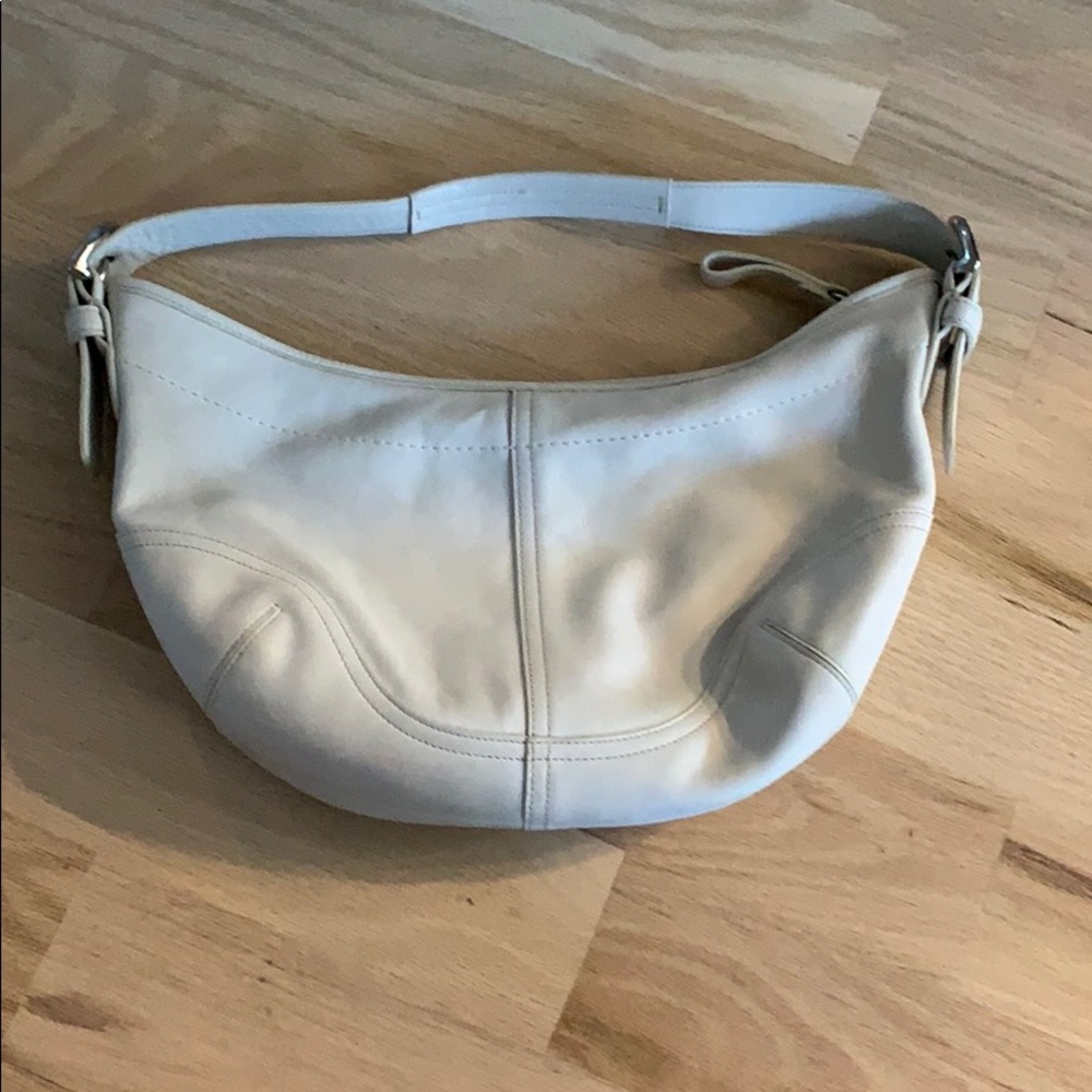 Like New Authentic coach shoulder bag